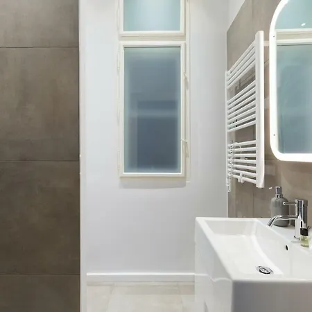 Designer Dream In The Center W 2br/2bath Apartamento *